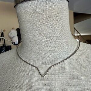 Minimalist Silver-Tone V-Shape Wire Choker Collar Necklace